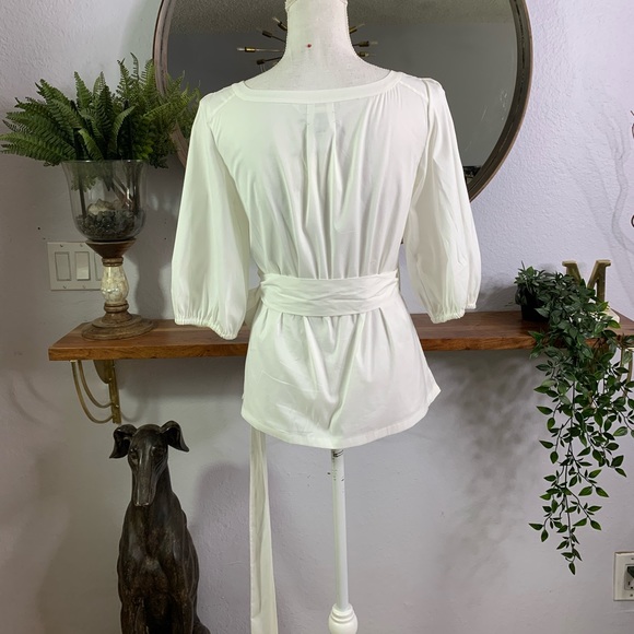 Diane Von Furstenburg white wrap top CUTE! Sz 4 - Picture 4 of 8